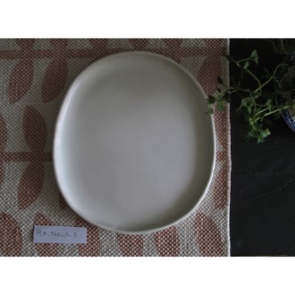 A medium porcelain platter | PLA_2021_11_2